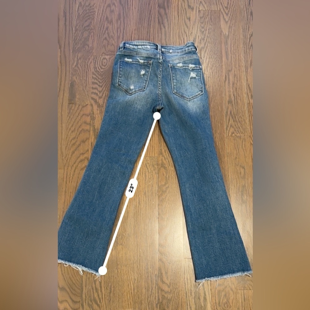 Flying Monkey™ High Rise Frayed Hem blue
Flare Jean size 24 - Picture 10 of 10